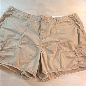 NWT Woman’s mid rise, Shortie Short Tan Casual